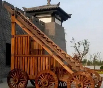 为什么古代攻城时,士兵不直接把梯子推倒?