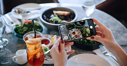 吃饭前先拍照真的会更好吃？