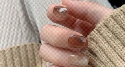 指甲上又没有毛孔，为啥做完美甲后感觉指甲闷得慌？