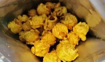 为啥小时候的爆米花，和现在影院里的爆米花长得不一样？