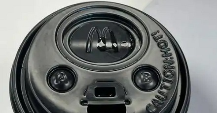 麦当劳杯盖上的「A」和「B」是用来干什么的？