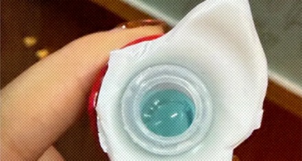 为什么茅台的瓶口要放两颗玻璃珠子？
